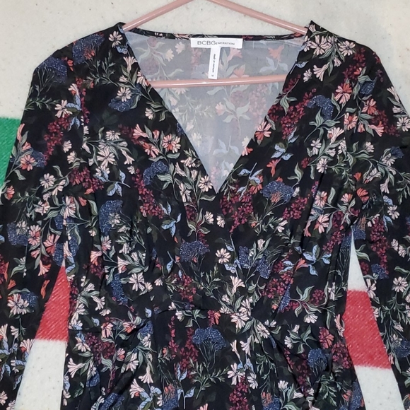 BCBGeneration 🌸Floral🌼 Dress - Picture 4 of 7